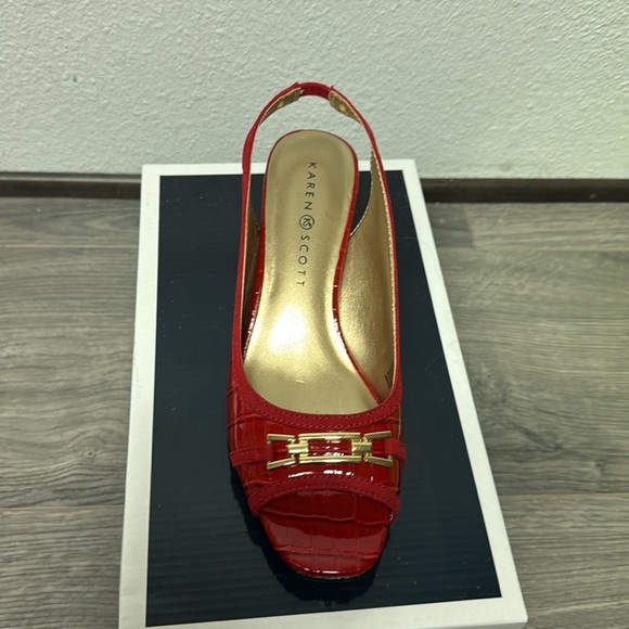 Karen Scott Women’s Red Crocodile Print Jerricca Slingback Pumps - Picture 3 of 6